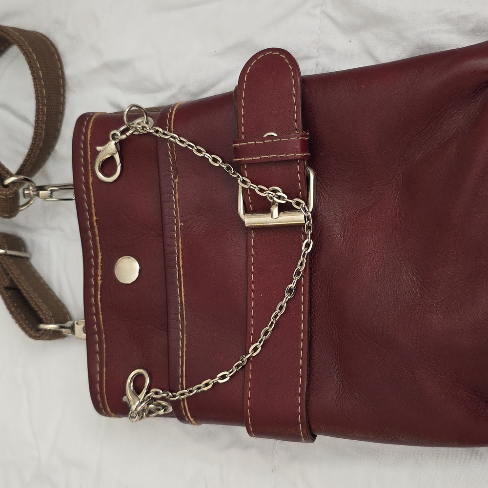 Sacchetto by TokyoBay Burgundy Purse W Brown Strap (Christine # 25) 6x7.5 Inches